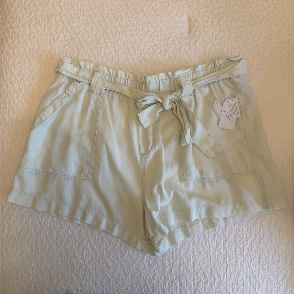 Time and Tru Sunwash Blue Cargo Shorts with Tie-Waist - Picture 3 of 10